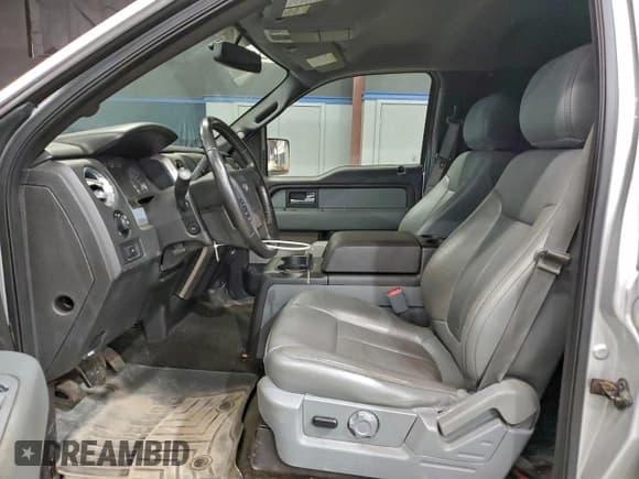 ✅ 2014 Ford F-150 XL • VIN: 1FTFW1EF8EFB38403 • Lot: 95693175. Wystawiony na Copart z przebiegiem 150 764 mil. Bezpłatny archiwum sprzedaży aukcyjnych z USA i szczegółowy raport historii pojazdu na DreamBid. Zdjęcie 7.