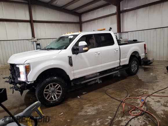 ✅ 2018 Ford F-250 XL • VIN: 1FT7W2B61JEC85922 • Lot: 91243225. Wystawiony na Copart z przebiegiem 154 301 mil. Bezpłatny archiwum sprzedaży aukcyjnych z USA i szczegółowy raport historii pojazdu na DreamBid. Zdjęcie 1.