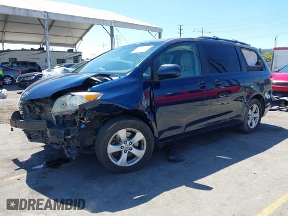 ✅ 2012 Toyota Sienna LE AAS • VIN: 5TDKK3DC5CS193806 • Лот: 43175998. Опубликован ранее на IAAI с пробегом 155 080 миль. Бесплатный доступ к архиву аукционных продаж из США и подробный отчёт об истории автомобиля на DreamBid. Изображение 18.