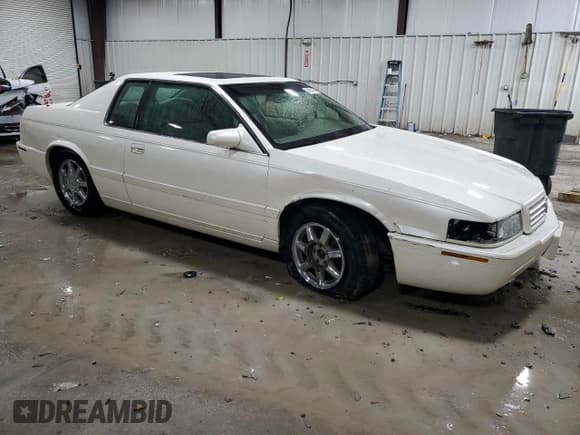 ✅ 2001 Cadillac Eldorado Touring ETC • VIN: 1G6ET12981B108521 • Lot: 84194674. Wystawiony na Copart z przebiegiem Nie podano. Bezpłatny archiwum sprzedaży aukcyjnych z USA i szczegółowy raport historii pojazdu na DreamBid. Zdjęcie 4.