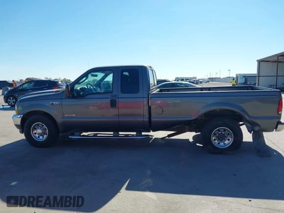 ✅ 2004 Ford F-250 XL • VIN: 1FTNX20P44EB47313 • Лот: 43657063. Опубликован ранее на IAAI с пробегом 372 936 миль. Бесплатный доступ к архиву аукционных продаж из США и подробный отчёт об истории автомобиля на DreamBid. Изображение 14.