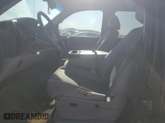 ✅ 2009 GMC Sierra 2500HD SLE • VIN: 1GTHK53K59F104243 • Лот: 50197565. Опубликован ранее на Copart с пробегом 218 341 миль. Бесплатный доступ к архиву аукционных продаж из США и подробный отчёт об истории автомобиля на DreamBid. Изображение 7.