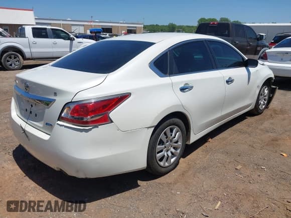 ✅ 2014 Nissan Altima SL • VIN: 1N4AL3AP2EC418161 • Lot: 42288174. Listed on IAAI with 127,497 mi. Free auction sales archive from the USA and detailed vehicle history report at DreamBid. Image 4.