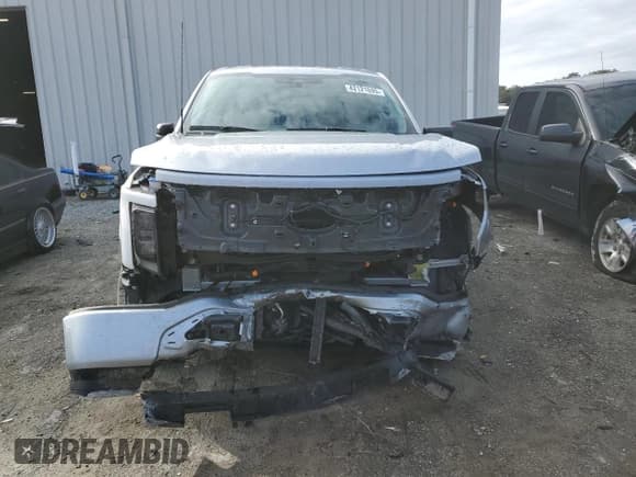 ✅ 2024 Ford F-150 Lightning XLT • VIN: 1FTVW3LK5RWG25250 • Lot: 42121695. Wystawiony na Copart z przebiegiem 492 mil. Bezpłatny archiwum sprzedaży aukcyjnych z USA i szczegółowy raport historii pojazdu na DreamBid. Zdjęcie 5.