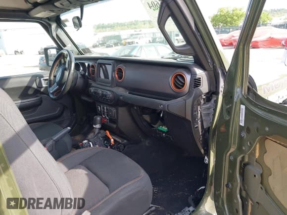 ✅ 2021 Jeep Gladiator Mojave • VIN: 1C6JJTEG2ML565676 • Lot: 42165604. Wystawiony na IAAI z przebiegiem 59 039 mil. Bezpłatny archiwum sprzedaży aukcyjnych z USA i szczegółowy raport historii pojazdu na DreamBid. Zdjęcie 5.