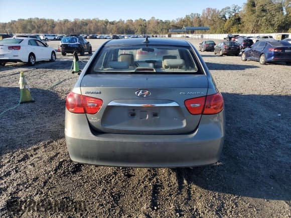 ✅ 2010 Hyundai Elantra SE • VIN: KMHDU4AD4AU072940 • Lot: 87040135. Listed on Copart with 167,307 mi. Free auction sales archive from the USA and detailed vehicle history report at DreamBid. Image 6.