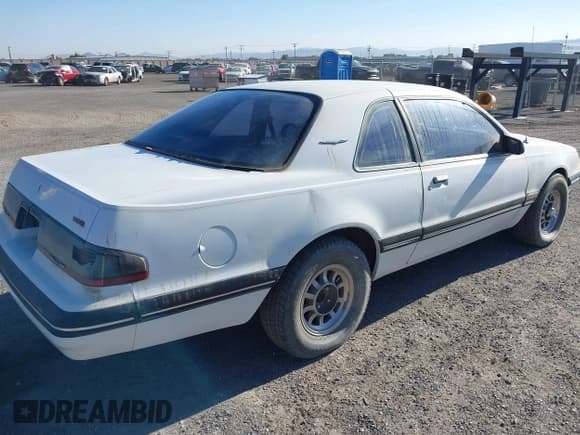 ✅ 1988 Ford Thunderbird • VIN: 1FABP6046JH181589 • Lot: 43096217. Listed on IAAI with 102,307 mi. Free auction sales archive from the USA and detailed vehicle history report at DreamBid. Image 4.