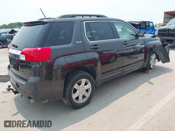 ✅ 2015 GMC Terrain SLE • VIN: 2GKFLRE30F6257964 • Lot: 42377236. Wystawiony na IAAI z przebiegiem 125 848 mil. Bezpłatny archiwum sprzedaży aukcyjnych z USA i szczegółowy raport historii pojazdu na DreamBid. Zdjęcie 4.