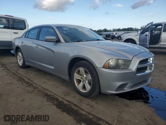✅ 2011 Dodge Charger Rallye • VIN: 2B3CL3CG1BH519976 • Lot: 80280735. Wystawiony na Copart z przebiegiem 167 283 mil. Bezpłatny archiwum sprzedaży aukcyjnych z USA i szczegółowy raport historii pojazdu na DreamBid. Zdjęcie 4.