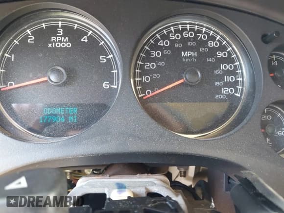 ✅ 2008 GMC Sierra Denali • VIN: 2GTEK638181301848 • Lot: 42931212. Listed on IAAI with 177,904 mi. Free auction sales archive from the USA and detailed vehicle history report at DreamBid. Image 7.