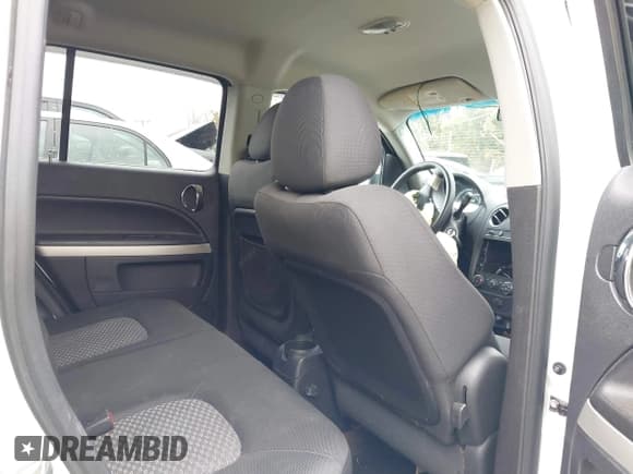 ✅ 2009 Chevrolet HHR LS • VIN: 3GNCA13B69S618496 • Lot: 41952230. Listed on IAAI with 111,945 mi. Free auction sales archive from the USA and detailed vehicle history report at DreamBid. Image 8.