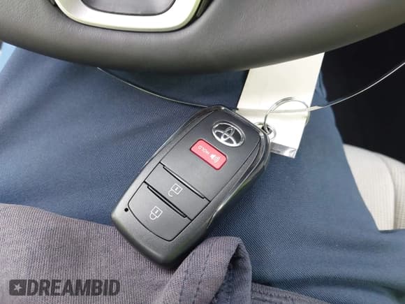 ✅ 2026 Toyota Corolla Cross LE • VIN: 7MUCAAAG0TV151987 • Lot: 43335215. Listed on IAAI with 274 mi. Free auction sales archive from the USA and detailed vehicle history report at DreamBid. Image 11.