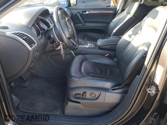 ✅ 2008 Audi Q7 Premium • VIN: WA1BV74L28D061548 • Lot: 89403945. Listed on Copart with 172,076 mi. Free auction sales archive from the USA and detailed vehicle history report at DreamBid. Image 8.