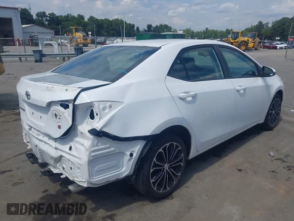 ✅ 2015 Toyota Corolla L • VIN: 5YFBURHE4FP235579 • Лот: 43146199. Опубликован ранее на IAAI с пробегом 134 455 миль. Бесплатный доступ к архиву аукционных продаж из США и подробный отчёт об истории автомобиля на DreamBid. Изображение 4.