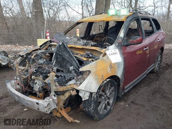 ✅ 2014 Nissan Pathfinder Platinum • VIN: 5N1AR2MN1EC601737 • Lot: 41465002. Listed on IAAI with 48,190 mi. Free auction sales archive from the USA and detailed vehicle history report at DreamBid. Image 6.