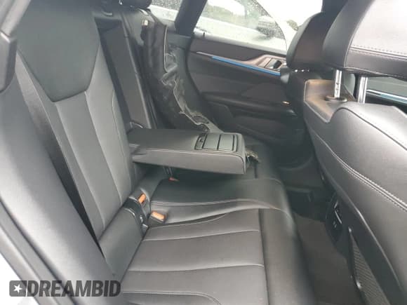 ✅ 2023 BMW i4 eDrive40 • VIN: WBY73AW09PFR31069 • Lot: 86705275. Wystawiony na Copart z przebiegiem 66 903 mil. Bezpłatny archiwum sprzedaży aukcyjnych z USA i szczegółowy raport historii pojazdu na DreamBid. Zdjęcie 10.