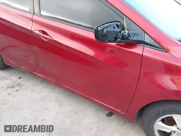 2015 Hyundai Elantra SE с VIN 5NPDH4AE4FH606148, выставлен на аукционе IAAI как лот 43553112 с пробегом 141 357 миль миль и . История ставок и продаж доступна на DreamBid. Изображение 13.