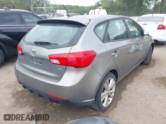 ✅ 2011 Kia Forte SX • VIN: KNAFW5A35B5384682 • Lot: 42963685. Wystawiony na IAAI z przebiegiem 197 696 mil. Bezpłatny archiwum sprzedaży aukcyjnych z USA i szczegółowy raport historii pojazdu na DreamBid. Zdjęcie 4.