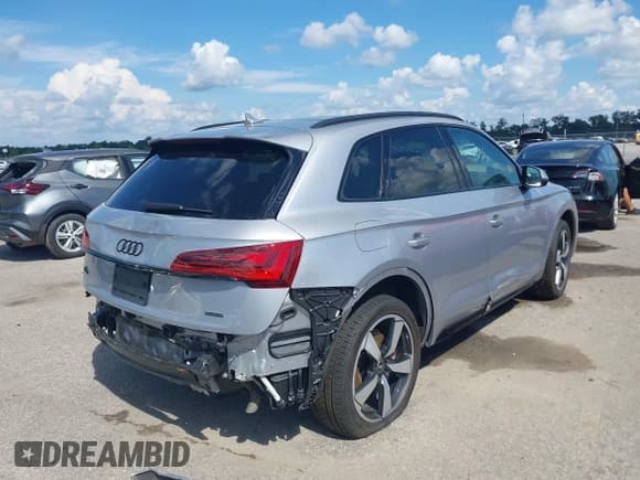 ✅ 2022 Audi Q5 S line Premium Plus • VIN: WA1EAAFY3N2044702 • Лот: 43387633. Опубликован ранее на IAAI с пробегом Не указан. Бесплатный доступ к архиву аукционных продаж из США и подробный отчёт об истории автомобиля на DreamBid. Изображение 4.