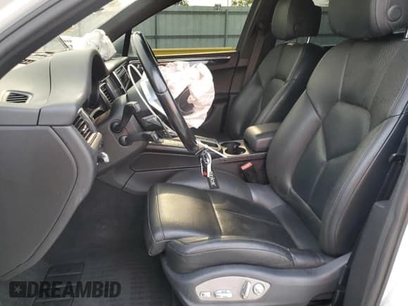 ✅ 2015 Porsche Macan S • VIN: WP1AB2A50FLB44822 • Lot: 81438525. Wystawiony na Copart z przebiegiem 108 217 mil. Bezpłatny archiwum sprzedaży aukcyjnych z USA i szczegółowy raport historii pojazdu na DreamBid. Zdjęcie 7.