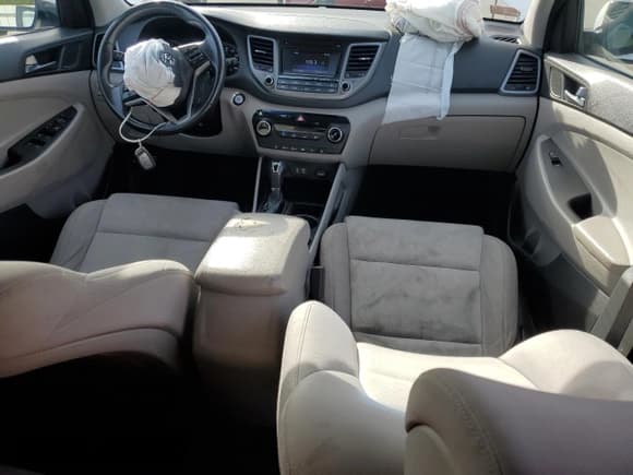 ✅ 2016 Hyundai Tucson Sport • VIN: KM8J3CA28GU144634 • Lot: 91911405. Wystawiony na Copart z przebiegiem 129 987 mil. Bezpłatny archiwum sprzedaży aukcyjnych z USA i szczegółowy raport historii pojazdu na DreamBid. Zdjęcie 8.