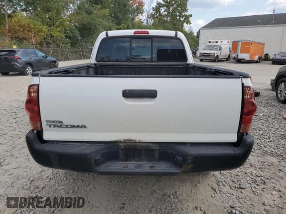 ✅ 2015 Toyota Tacoma • VIN: 5TFUX4EN1FX036840 • Лот: 80961575. Опубликован ранее на Copart с пробегом 203 488 миль. Бесплатный доступ к архиву аукционных продаж из США и подробный отчёт об истории автомобиля на DreamBid. Изображение 6.