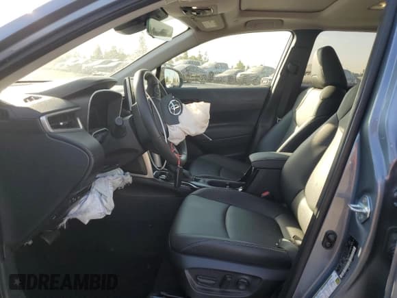 ✅ 2024 Toyota Corolla Cross XLE • VIN: 7MUDAAAGXRV094002 • Lot: 71351465. Listed on Copart with 12,443 mi. Free auction sales archive from the USA and detailed vehicle history report at DreamBid. Image 7.