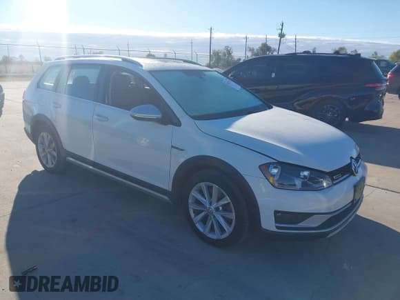 ✅ 2017 Volkswagen Golf S • VIN: 3VWH17AU1HM512348 • Lot: 43617107. Listed on IAAI with 79,960 mi. Free auction sales archive from the USA and detailed vehicle history report at DreamBid. Image 1.