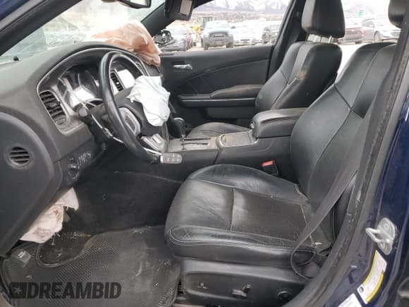 ✅ 2014 Dodge Charger RT Max • VIN: 2C3CDXDT9EH275579 • Lot: 49072745. Wystawiony na Copart z przebiegiem 114 215 mil. Bezpłatny archiwum sprzedaży aukcyjnych z USA i szczegółowy raport historii pojazdu na DreamBid. Zdjęcie 7.