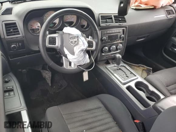 ✅ 2014 Dodge Challenger SXT • VIN: 2C3CDYAG7EH133342 • Lot: 59861964. Wystawiony na Copart z przebiegiem 85 733 mil. Bezpłatny archiwum sprzedaży aukcyjnych z USA i szczegółowy raport historii pojazdu na DreamBid. Zdjęcie 8.