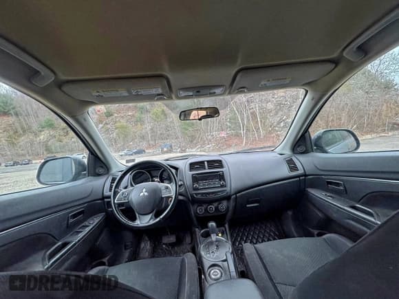 ✅ 2015 Mitsubishi Outlander ES • VIN: 4A4AR3AW8FEU38837 • Lot: 96658115. Wystawiony na Copart z przebiegiem 145 578 mil. Bezpłatny archiwum sprzedaży aukcyjnych z USA i szczegółowy raport historii pojazdu na DreamBid. Zdjęcie 9.