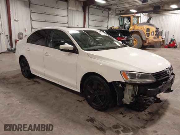 ✅ 2012 Volkswagen Jetta TDI • VIN: 3VWLL7AJ0CM327565 • Lot: 43458799. Wystawiony na IAAI z przebiegiem 142 422 mil. Bezpłatny archiwum sprzedaży aukcyjnych z USA i szczegółowy raport historii pojazdu na DreamBid. Zdjęcie 1.