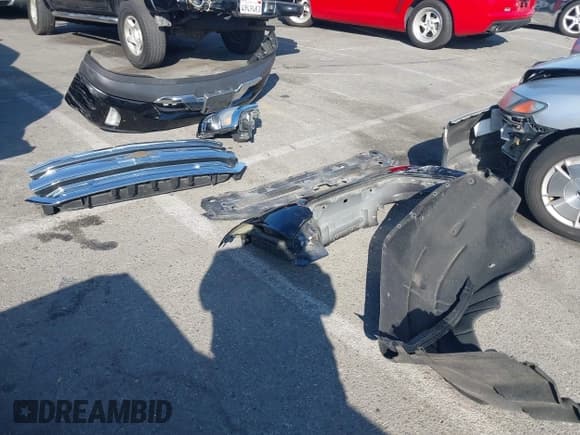 ✅ 2016 Chevrolet Silverado 1500 High Country • VIN: 3GCUKTEJ0GG133927 • Lot: 43484680. Wystawiony na IAAI z przebiegiem 101 374 mil. Bezpłatny archiwum sprzedaży aukcyjnych z USA i szczegółowy raport historii pojazdu na DreamBid. Zdjęcie 12.