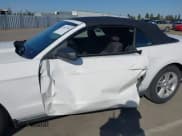 ✅ 2012 Ford Mustang V6 • VIN: 1ZVBP8EM4C5237285 • Lot: 42601890. Wystawiony na IAAI z przebiegiem 161 176 mil. Bezpłatny archiwum sprzedaży aukcyjnych z USA i szczegółowy raport historii pojazdu na DreamBid. Zdjęcie 6.