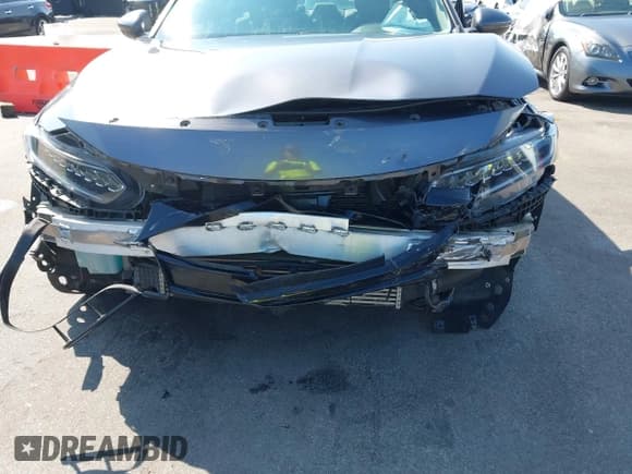 ✅ 2019 Honda Accord Touring • VIN: 1HGCV2F92KA028056 • Lot: 43168173. Listed on IAAI with 100,972 mi. Free auction sales archive from the USA and detailed vehicle history report at DreamBid. Image 6.