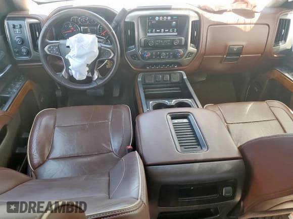 ✅ 2016 Chevrolet Silverado 1500 High Country • VIN: 3GCUKTEC2GG367259 • Лот: 70656455. Опубликован ранее на Copart с пробегом 164 039 миль. Бесплатный доступ к архиву аукционных продаж из США и подробный отчёт об истории автомобиля на DreamBid. Изображение 8.