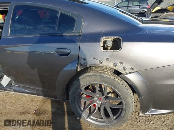 ✅ 2021 Dodge Charger Scat Pack Widebody • VIN: 2C3CDXGJXMH537859 • Lot: 41639612. Wystawiony na IAAI z przebiegiem 48 688 mil. Bezpłatny archiwum sprzedaży aukcyjnych z USA i szczegółowy raport historii pojazdu na DreamBid. Zdjęcie 19.