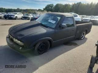 ✅ 2000 Chevrolet S-10 • VIN: 1GCCS1442Y8143829 • Lot: 84817015. Listed on Copart with 170,186 mi. Free auction sales archive from the USA and detailed vehicle history report at DreamBid. Image 1.