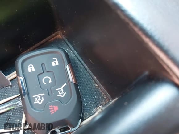 ✅ 2017 Chevrolet Tahoe LT • VIN: 1GNSKBKC2HR367583 • Lot: 42393460. Listed on IAAI with 140,675 mi. Free auction sales archive from the USA and detailed vehicle history report at DreamBid. Image 11.