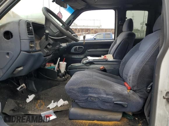 ✅ 1997 Chevrolet Silverado 1500 • VIN: 2GCEC19M4V1161231 • Lot: 68785265. Wystawiony na Copart z przebiegiem 330 979 mil. Bezpłatny archiwum sprzedaży aukcyjnych z USA i szczegółowy raport historii pojazdu na DreamBid. Zdjęcie 7.