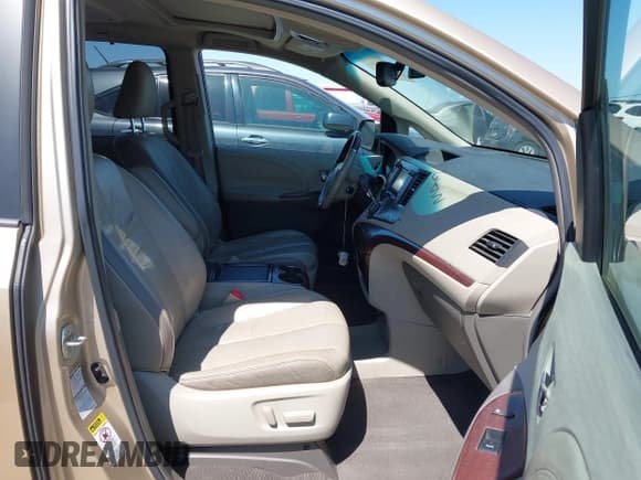 ✅ 2011 Toyota Sienna XLE • VIN: 5TDDK3DC6BS005124 • Lot: 42854847. Listed on IAAI with 234,597 mi. Free auction sales archive from the USA and detailed vehicle history report at DreamBid. Image 5.