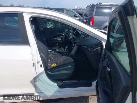 ✅ 2015 Hyundai Azera Limited • VIN: KMHFH4JG7FA476458 • Lot: 41893979. Wystawiony na IAAI z przebiegiem 149 114 mil. Bezpłatny archiwum sprzedaży aukcyjnych z USA i szczegółowy raport historii pojazdu na DreamBid. Zdjęcie 5.