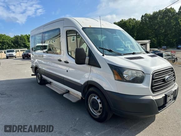✅ 2017 Ford Transit XL • VIN: 1FDZX2CM0HKA42015 • Lot: 64076855. Wystawiony na Copart z przebiegiem 252 406 mil. Bezpłatny archiwum sprzedaży aukcyjnych z USA i szczegółowy raport historii pojazdu na DreamBid. Zdjęcie 4.