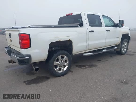 ✅ 2015 Chevrolet Silverado 2500HD LT • VIN: 1GC1KVE84FF170975 • Lot: 43166213. Listed on IAAI with 197,747 mi. Free auction sales archive from the USA and detailed vehicle history report at DreamBid. Image 4.