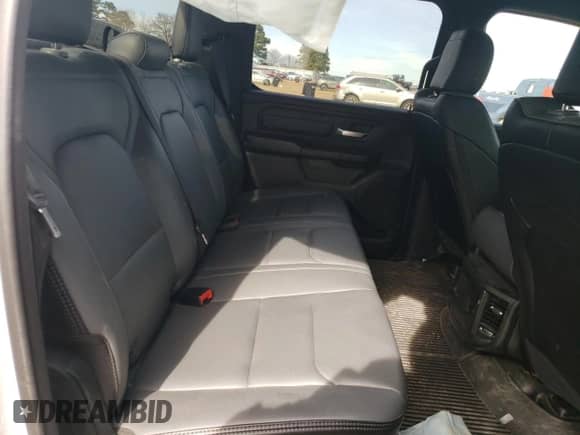 2023 Ram 1500 Tradesman z VIN 1C6RRENT3PN579230, wystawiony jako Copart lot #88556905 z przebiegiem 33 699 mil mil oraz Szkoda całkowita • Salvage title. Historia ofert i sprzedaży dostępna na DreamBid. Obrazek 10.