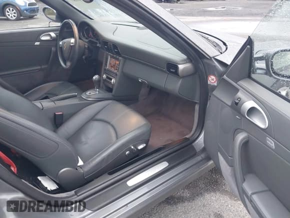 ✅ 2005 Porsche 911 Carrera 997 • VIN: WP0AA29985S716414 • Lot: 43590187. Wystawiony na IAAI z przebiegiem 117 108 mil. Bezpłatny archiwum sprzedaży aukcyjnych z USA i szczegółowy raport historii pojazdu na DreamBid. Zdjęcie 5.