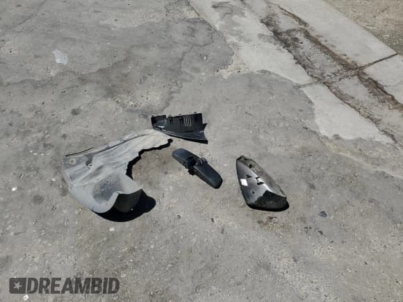 ✅ 2020 Mazda 3 Premium • VIN: JM1BPBNM1L1164240 • Lot: 61675365. Wystawiony na Copart z przebiegiem 90 509 mil. Bezpłatny archiwum sprzedaży aukcyjnych z USA i szczegółowy raport historii pojazdu na DreamBid. Zdjęcie 12.