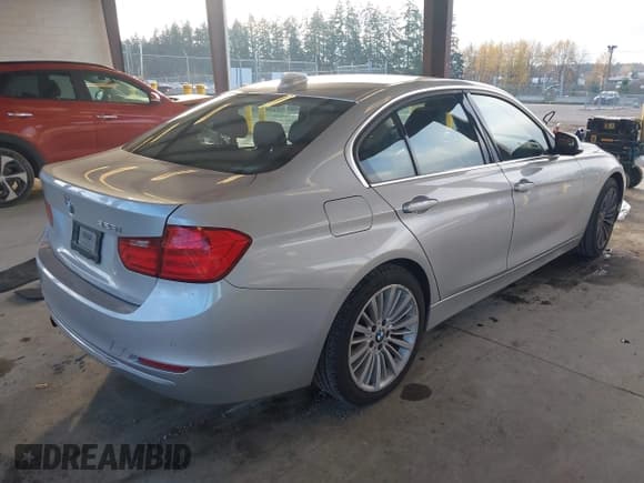 ✅ 2012 BMW 3 Series 328i • VIN: WBA3A5C57CF345278 • Lot: 43726500. Listed on IAAI with 114,949 mi. Free auction sales archive from the USA and detailed vehicle history report at DreamBid. Image 4.
