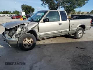 ✅ 2000 Chevrolet S-10 LS • VIN: 1GCDT19W7Y8209027 • Лот: 80109724. Опубликован ранее на Copart с пробегом 121 055 миль. Бесплатный доступ к архиву аукционных продаж из США и подробный отчёт об истории автомобиля на DreamBid. Изображение 1.