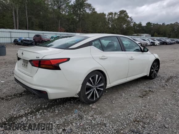 ✅ 2020 Nissan Altima SR • VIN: 1N4BL4CV9LC189299 • Lot: 89895905. Wystawiony na Copart z przebiegiem 133 257 mil. Bezpłatny archiwum sprzedaży aukcyjnych z USA i szczegółowy raport historii pojazdu na DreamBid. Zdjęcie 3.